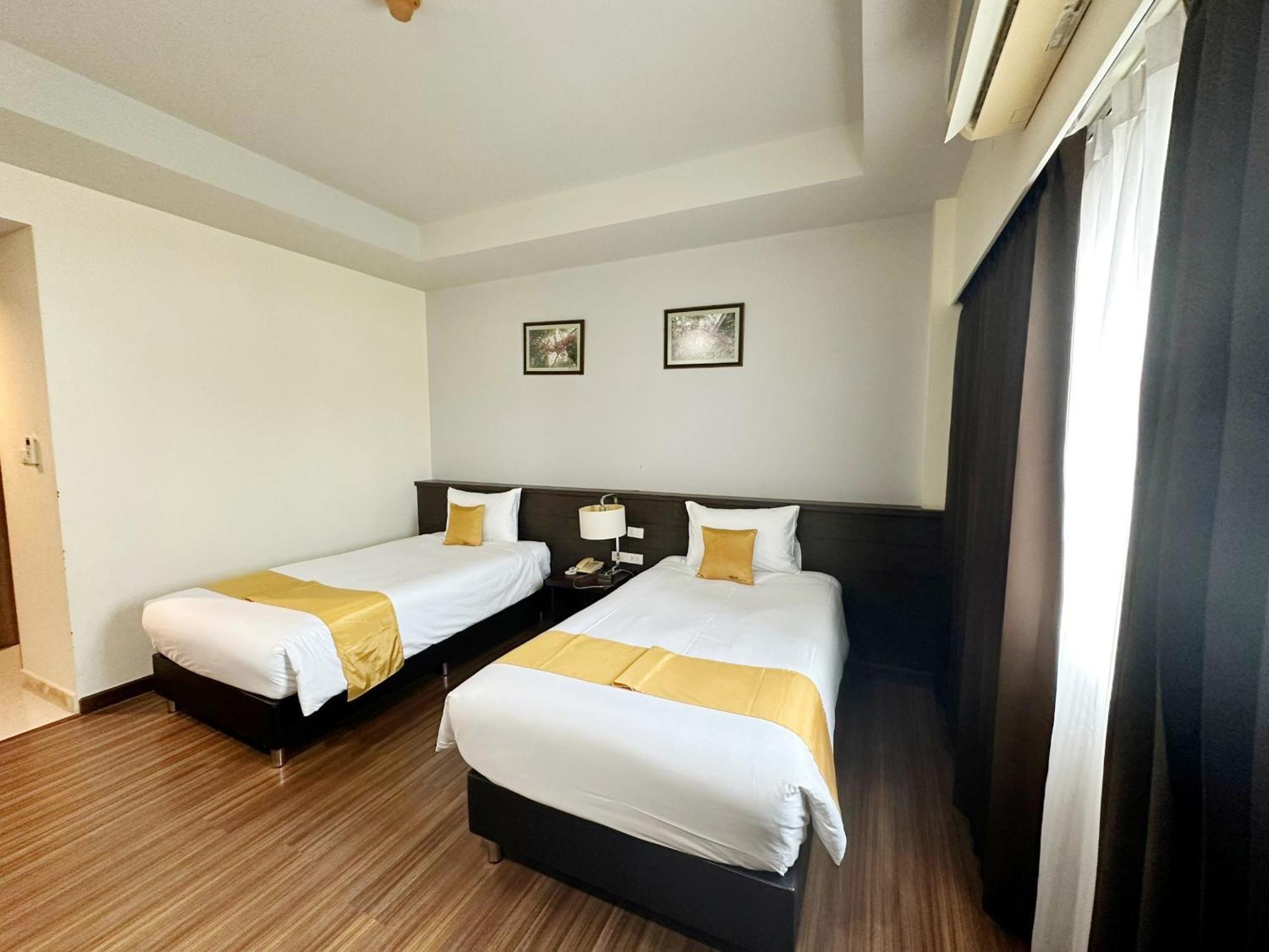 Akelada Hotel Nang Rong Esterno foto