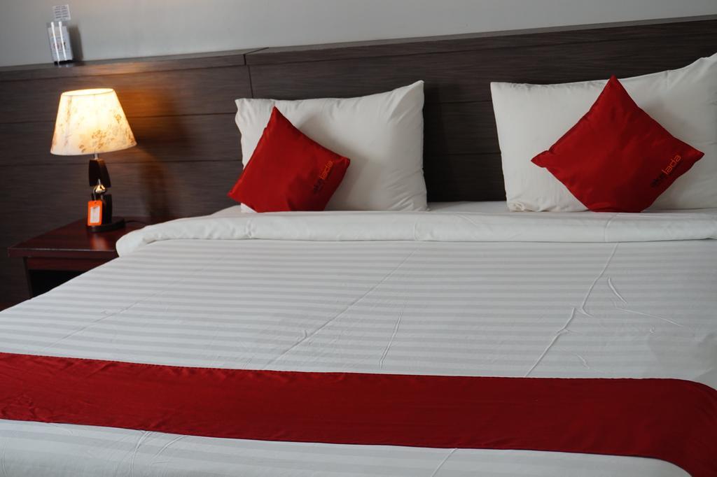 Akelada Hotel Nang Rong Esterno foto