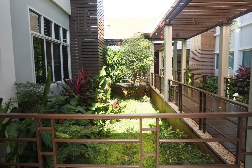 Akelada Hotel Nang Rong Esterno foto